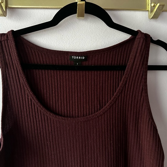 Torrid Burgundy Red Ribbed Sleeveless Top Size 1X - Picture 3 of 7